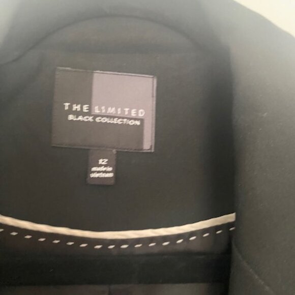 TWO BUTTON CLOSURE BLACK BLAZER - Picture 3 of 3